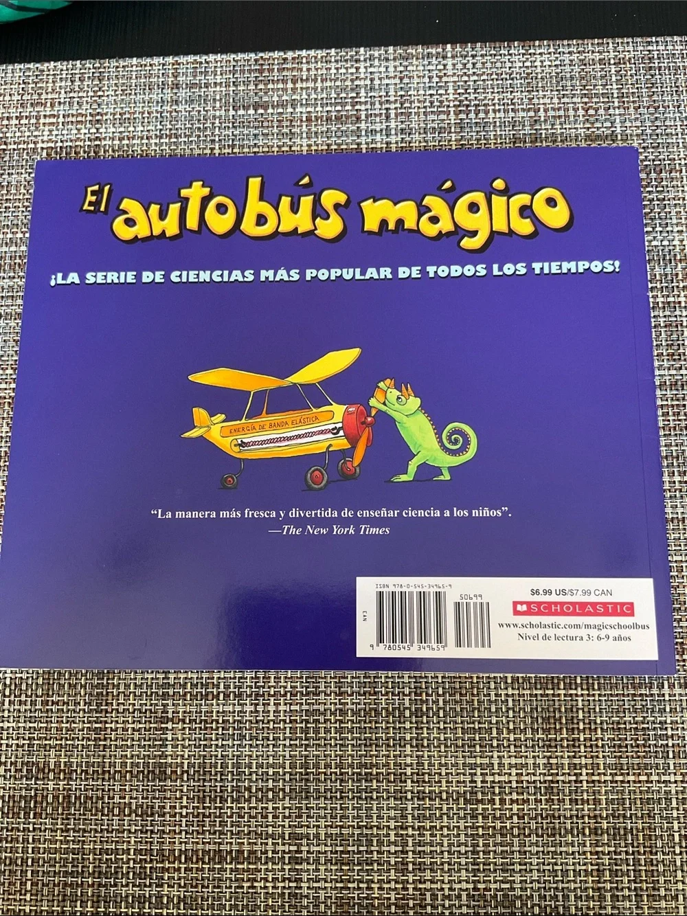 Scholastic El autobus magico, 2 books, Spanish NWT